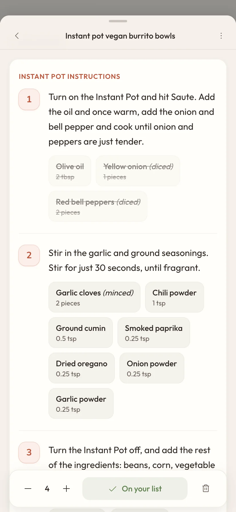 Mobiel scherm met stapsgewijze kookinstructies en inline ingrediëntchips